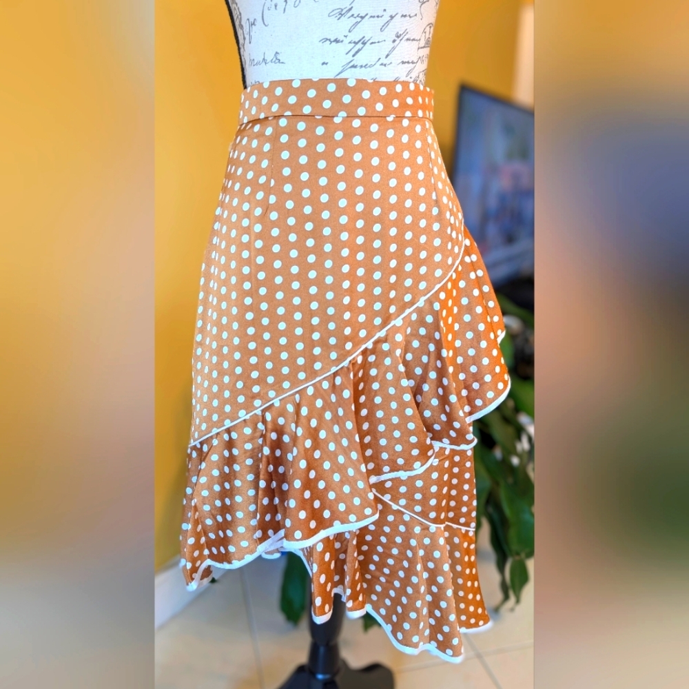 NWT L'ATISTE Satin Gold & White Polka Dot Asymmetrical Ruffle Skirt Size Small